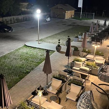 Holdvirag Hotel Шарвар Екстер'єр фото