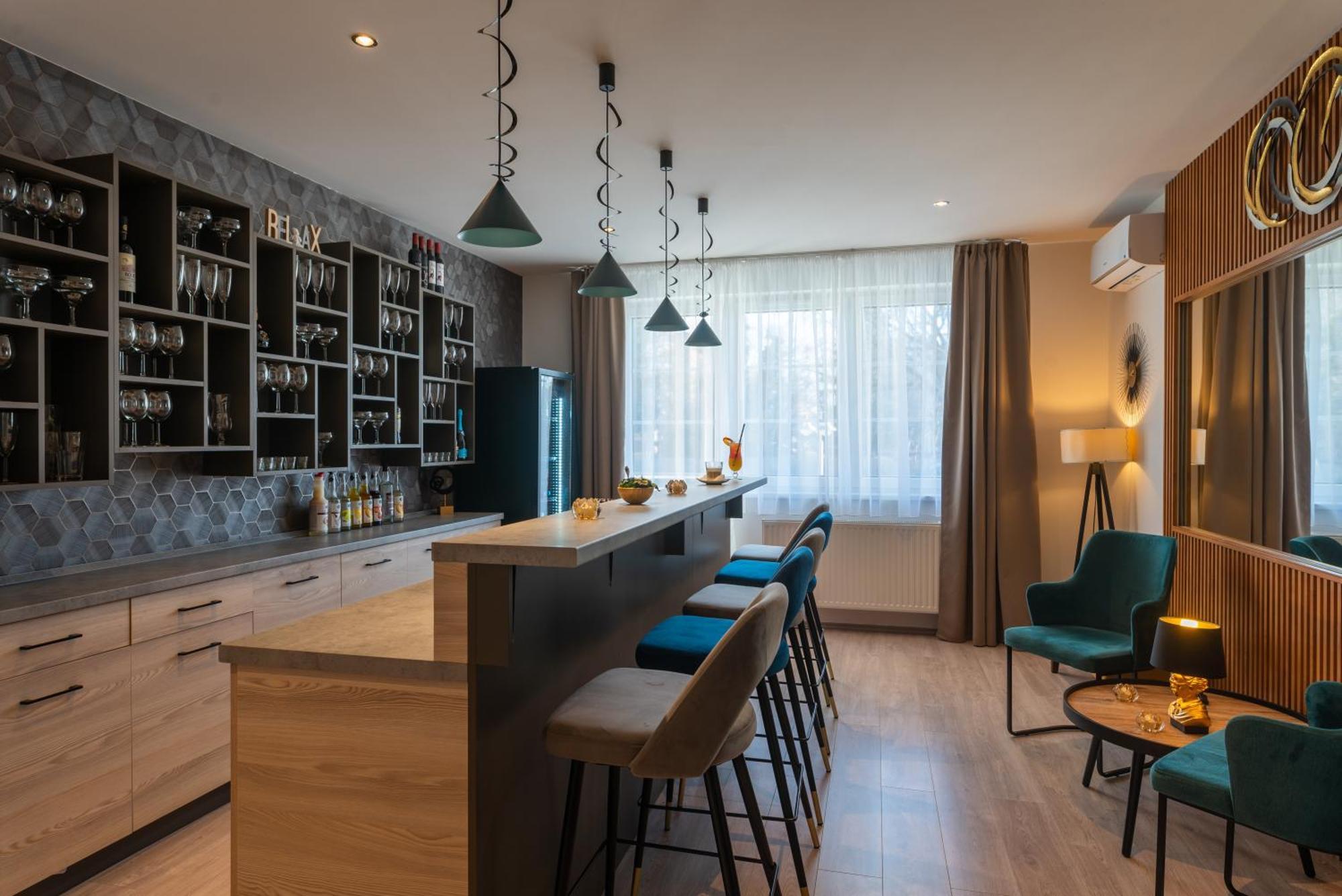 Holdvirag Hotel Шарвар Екстер'єр фото