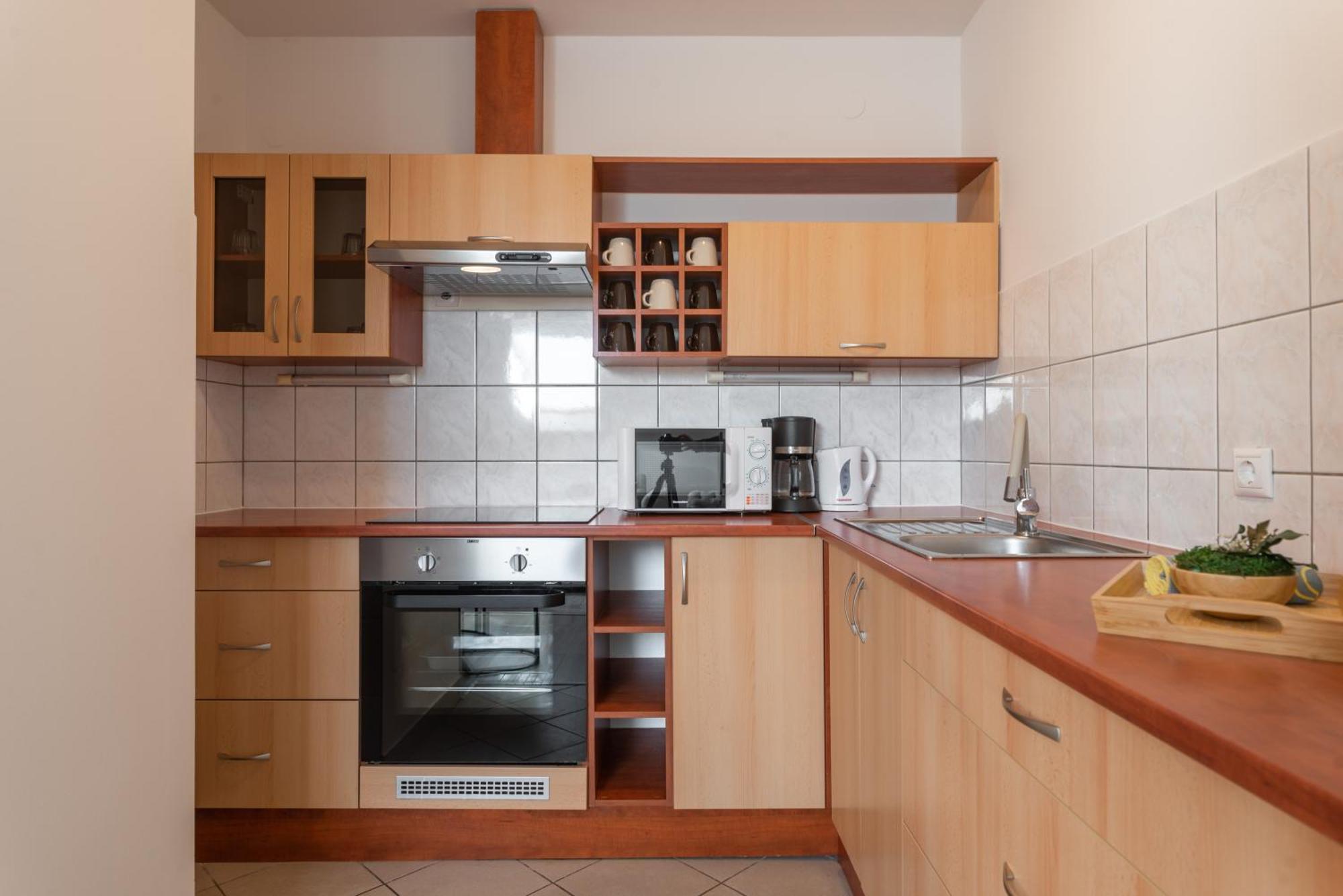 Holdvirag Hotel Шарвар Екстер'єр фото