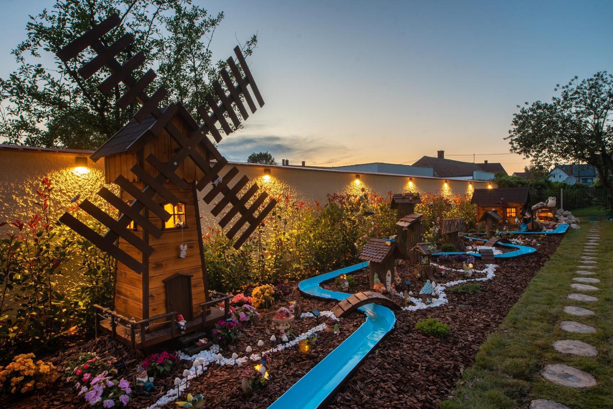 Holdvirag Hotel Шарвар Екстер'єр фото